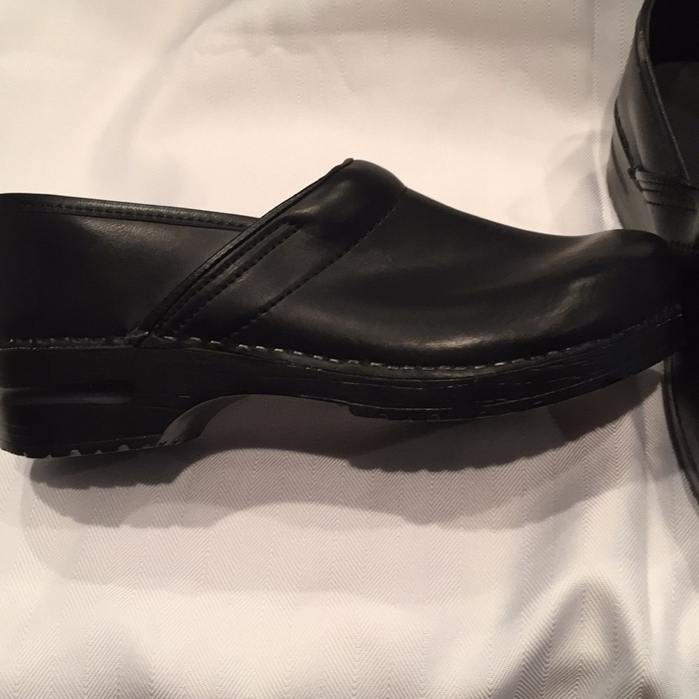 Unisex Dansko black size euro 42 US 12